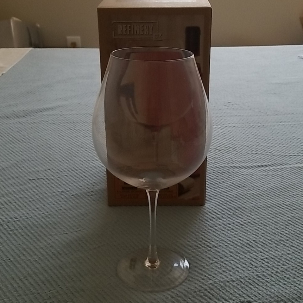 Giant Wine Glass - holds a bottle! - Picture 5 of 8